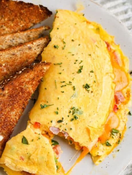 Bistro High End Omelet (3 Eggs)