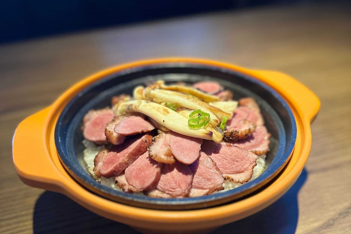 SMOKED BLACK PEPPER DUCK BREAST, SHIMJI MUSHROOMS, RED ONIONS WITH CLAY POT RICE