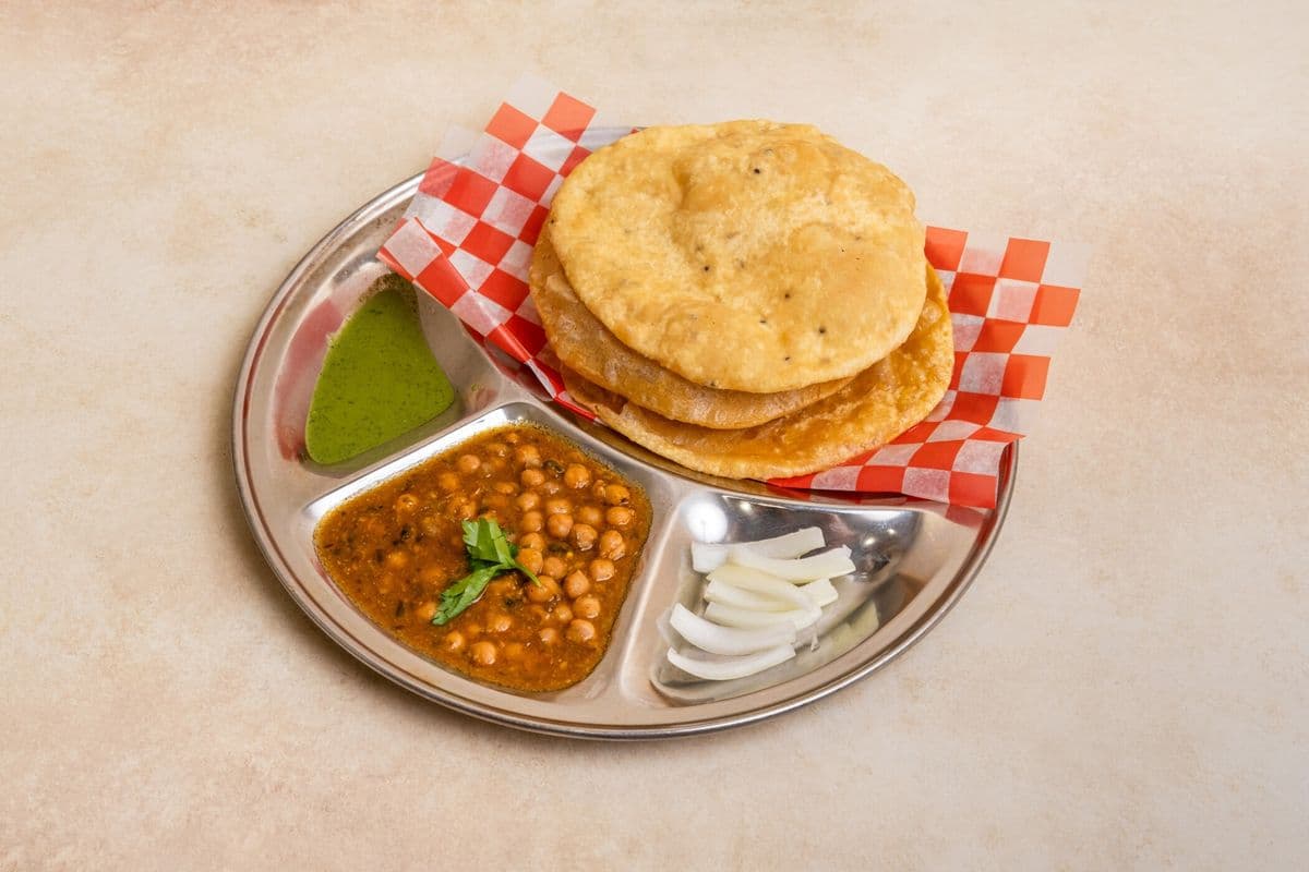 Combo: Cholle Bhature (Two Pcs)