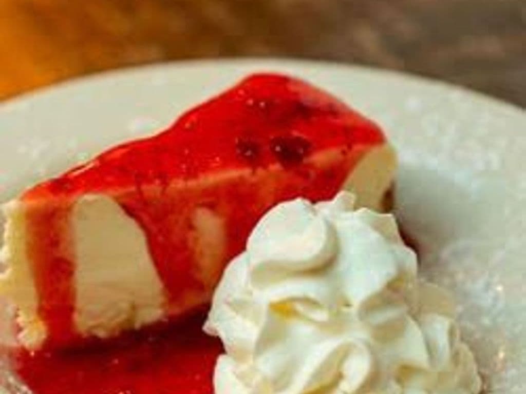 GATEAU AU FROMAGE FRAISE/ STRAWBERRY CHEESECAKE
