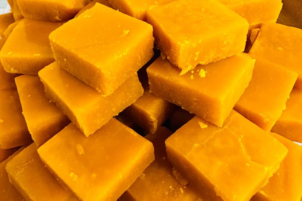 Besan Burfi (1 Lb)