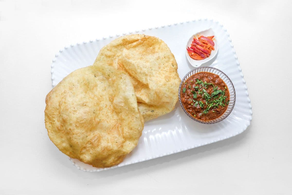 Chole Bhature – Classic Punjabi Combo (8oz)