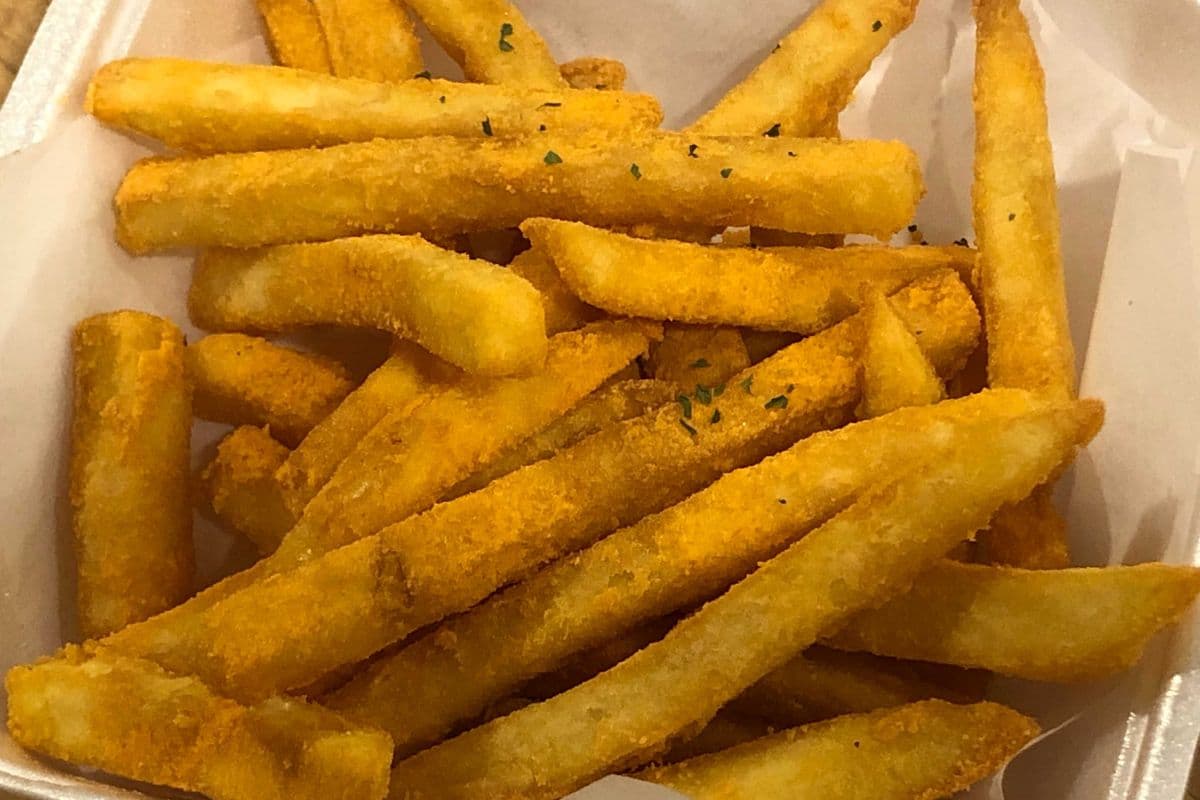 S3.2 Seasoned French Fries (large)