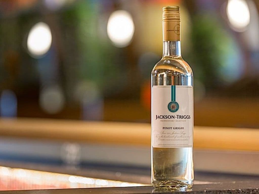 Jackson-Triggs Pinot Grigio, 750ml white wine, (12% ABV))