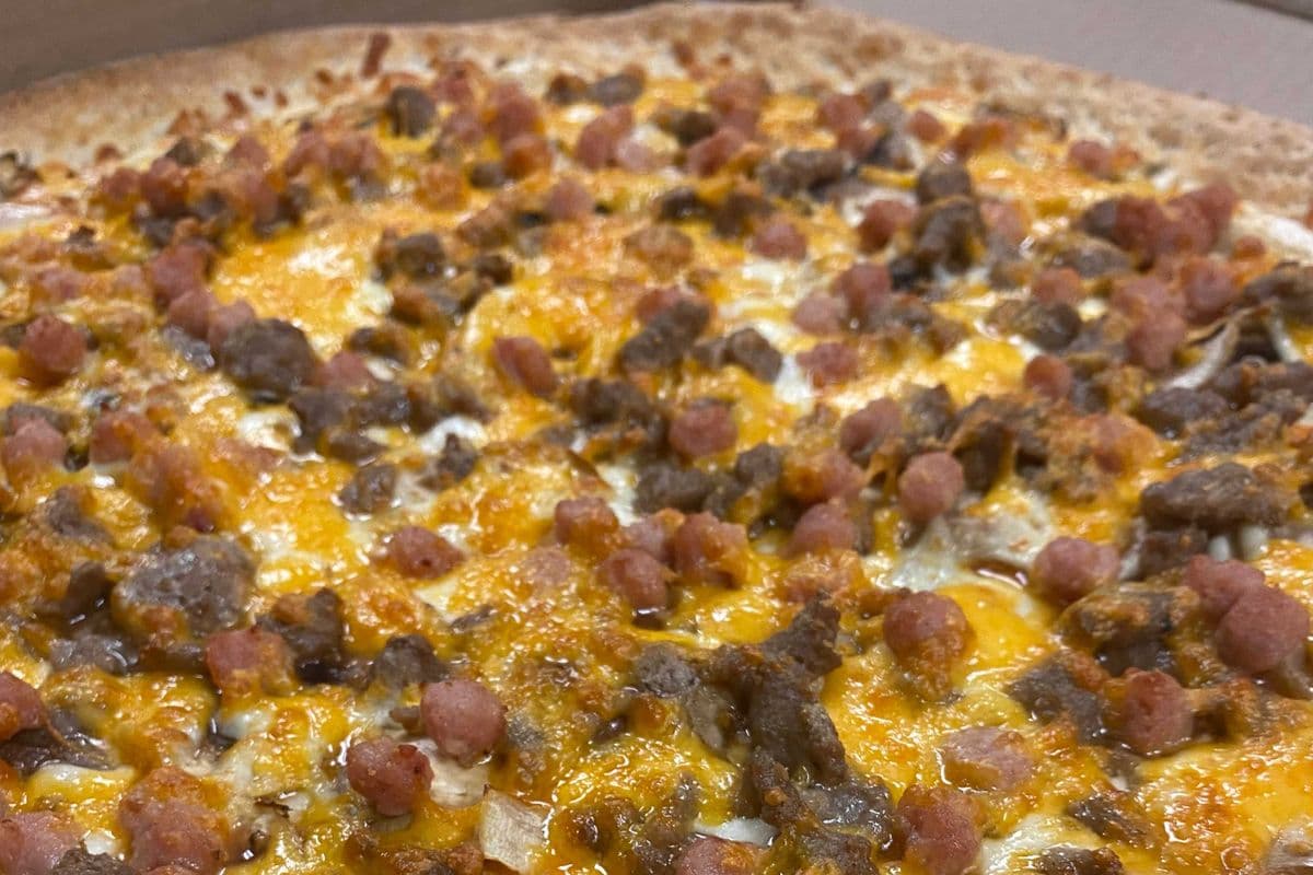 X-Large Deluxe Bacon Cheeseburger House Choice Pizza
