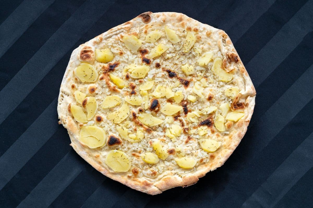 Potato and Onion (8 Slice) (16")