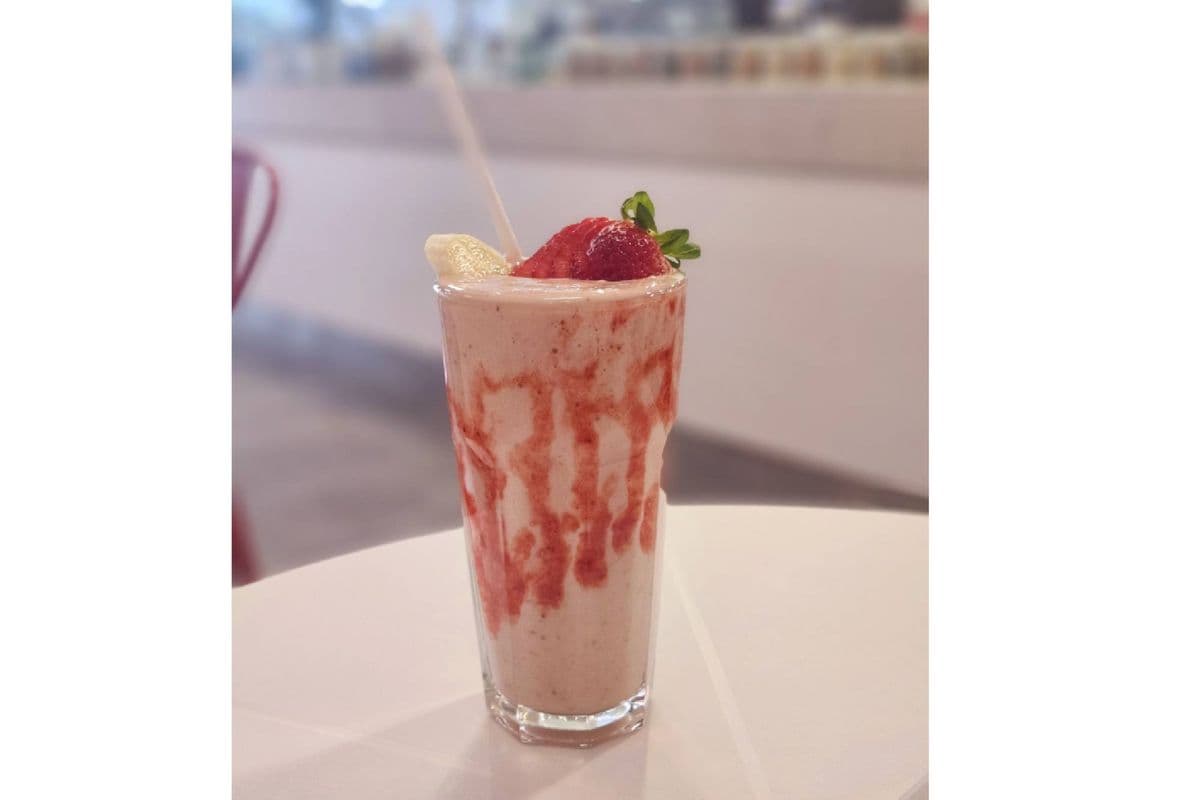 Strawberry Banana Delight Smoothie