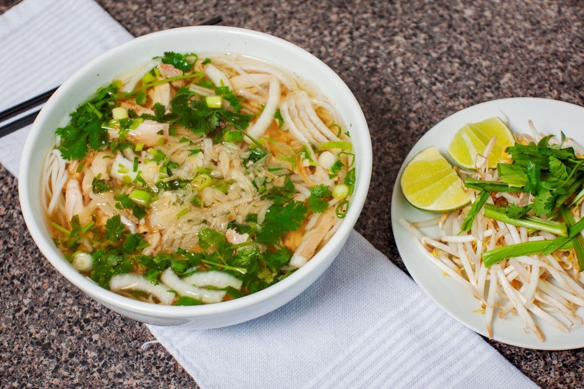 9. Soupe tonkinoise au poulet / Chicken Noodle Soup