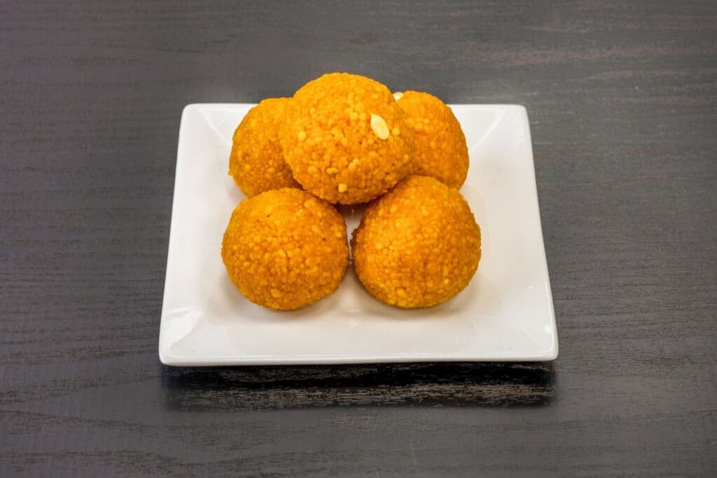 Kesar Ladoo