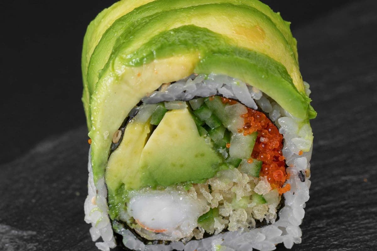 S03. Green Dragon Roll (8 Pcs)