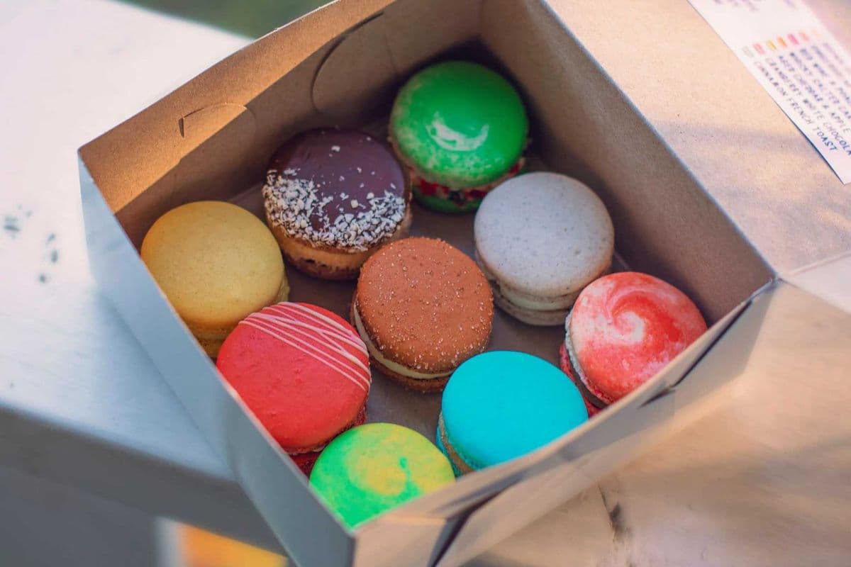 9 Piece Assorted Macaron Box (9 Pieces)