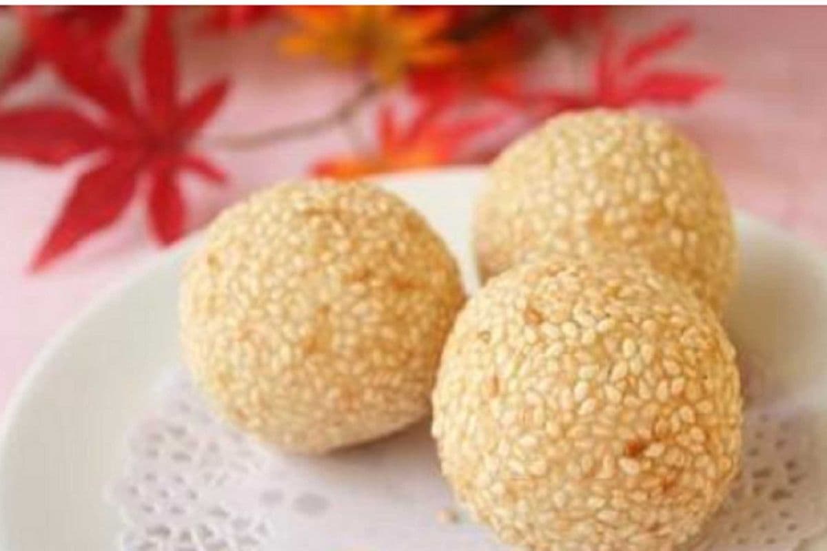 Glutinous Rice Ball with Red Bean (1 pc) - 豆沙麻球