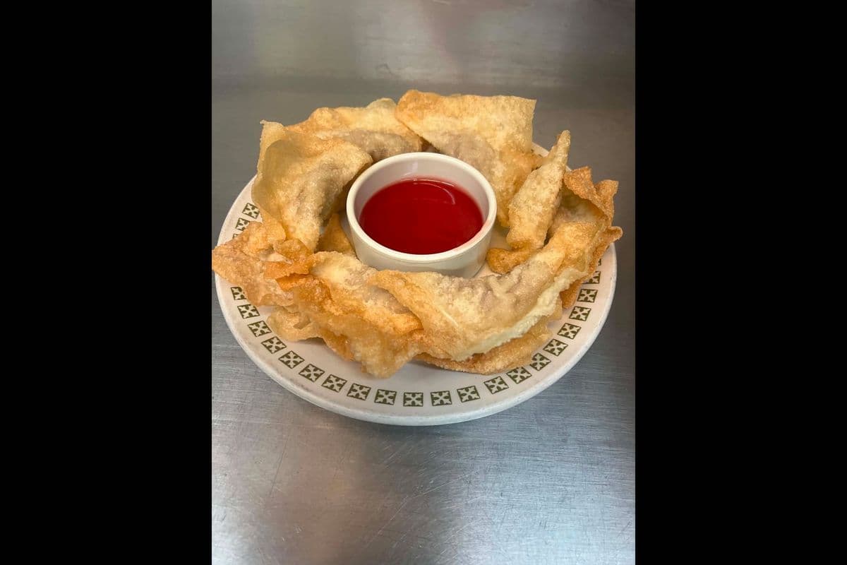 Deep-Fried Wonton with Sweet and Sour Sauce (12 pcs)
