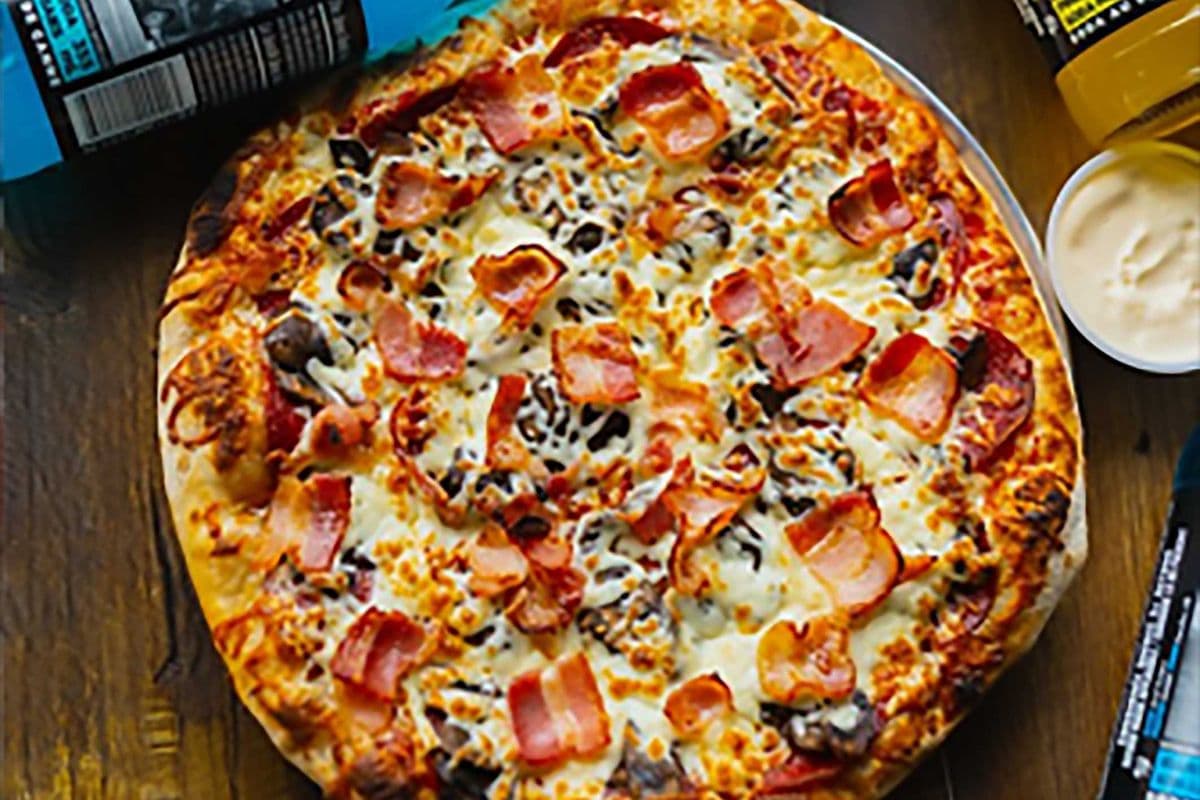 9" Canadian Pizza (6 slices)