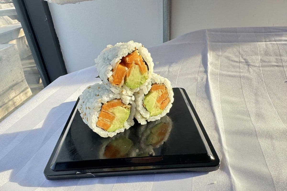 Sweet Potato Avocado Roll (6pcs)
