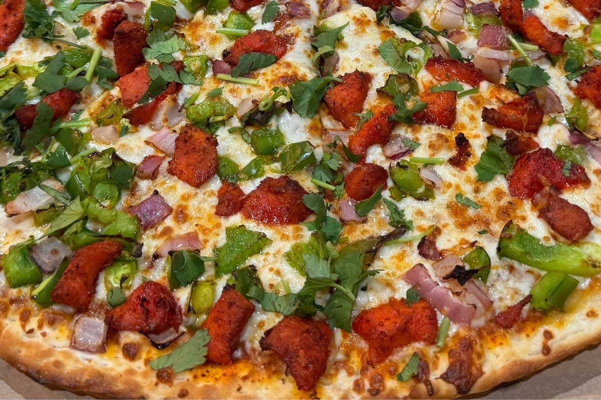 18" X Large Tandoori Chicken Curry Pizza