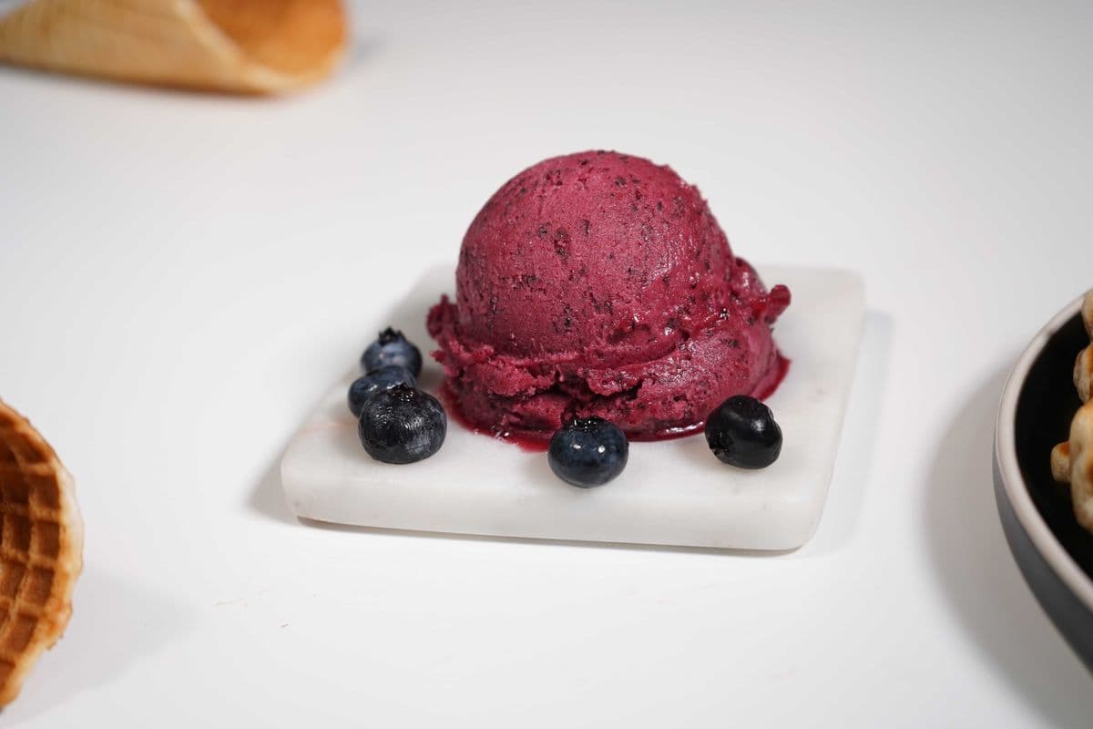 Pot (522 ml) crème glacce - Trois Baies / Bowl (522 ml) ice cream - Three berry