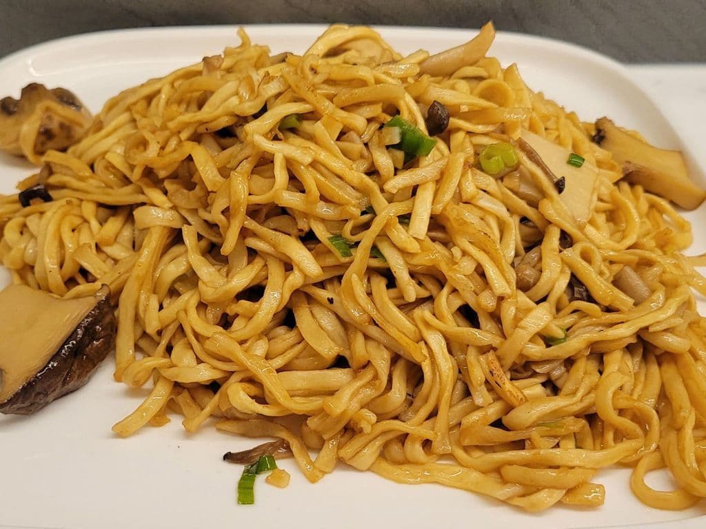 N8 Mushroom Braised E-Fu Noodles 珍菌燒伊麵