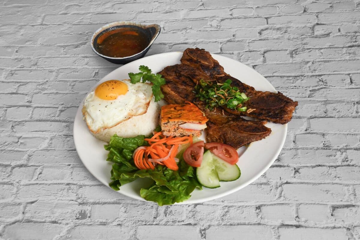 Steamed Rice with Grilled Beef and Fried Egg / Cơm Sườn Bò Nướng, Chả Trứng, Trứng Ốp La