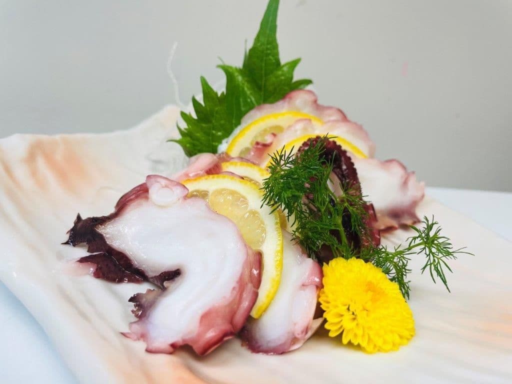 Tako Sashimi (6 Pcs)