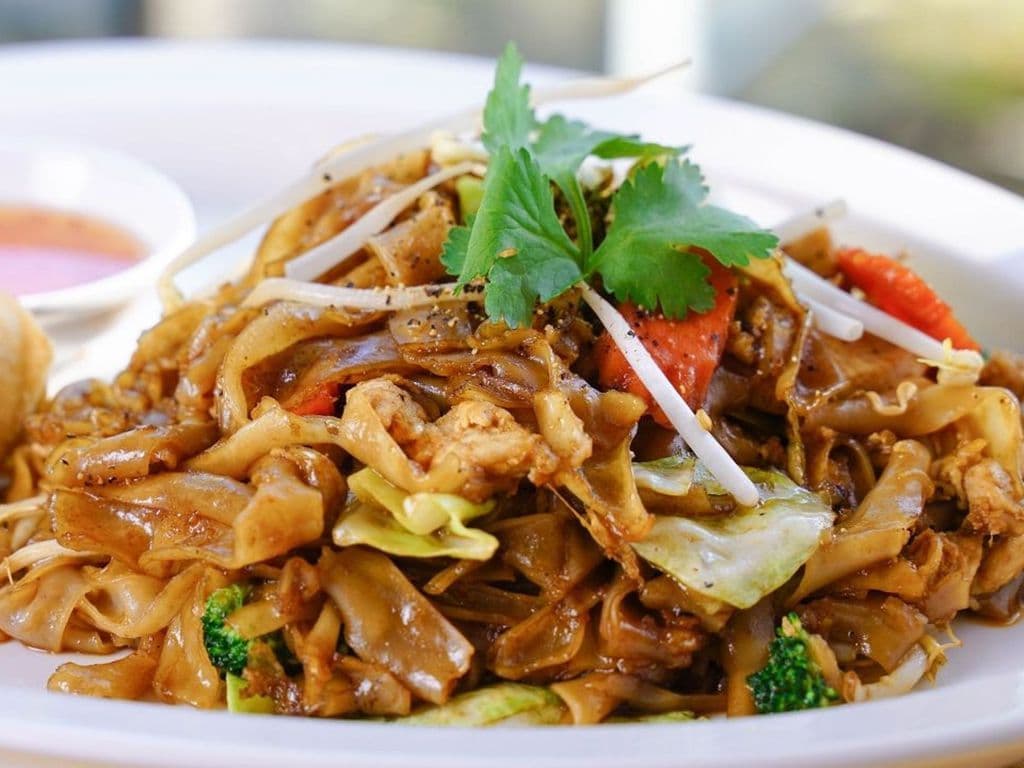 18. Pad Si Ew (Pad See Ew or Pat See Ew)