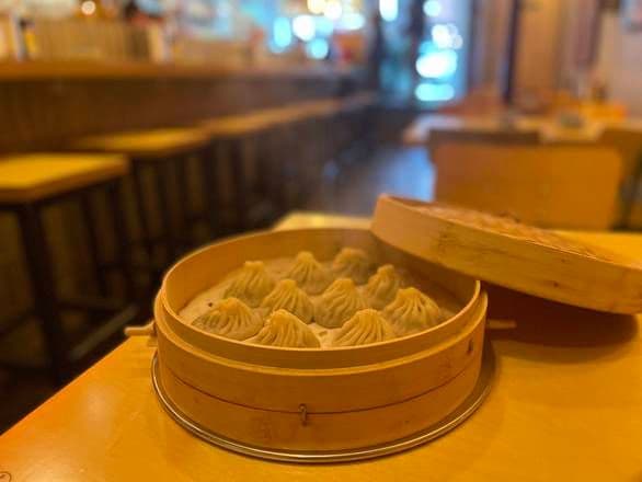 B2. Beef and Onion Xiao Long Bao 牛肉洋蔥小籠包 / B2. Boeuf et oignon Xiao Long Bao