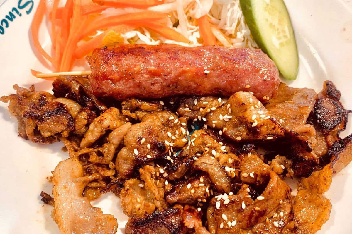 66. Rice with Grilled Lemongrass Pork Slices and Minced Pork