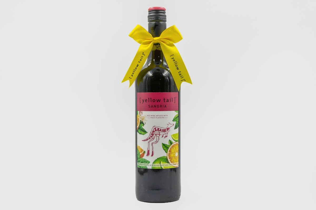 YELLOW TAIL SANGRIA (1 x 750mL)