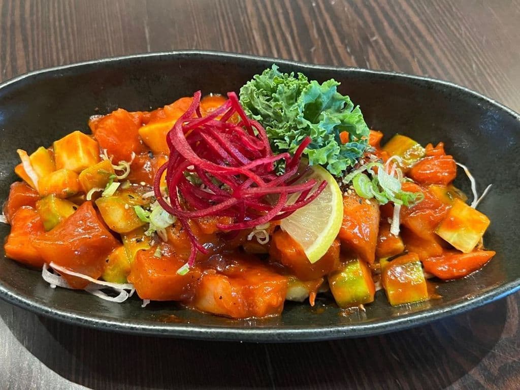 Full spicy tuna sashimi