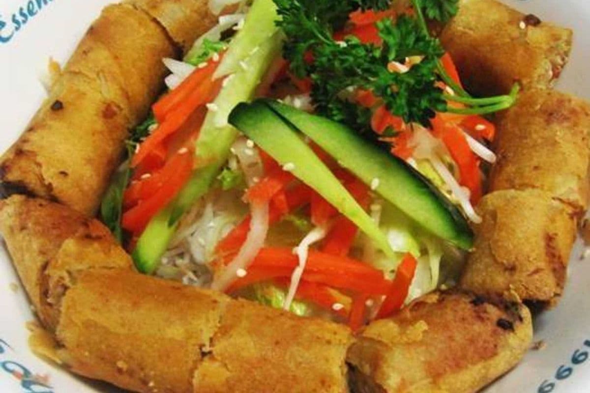 77. Vermicelli Bowl with Fried Rolls (3pcs)