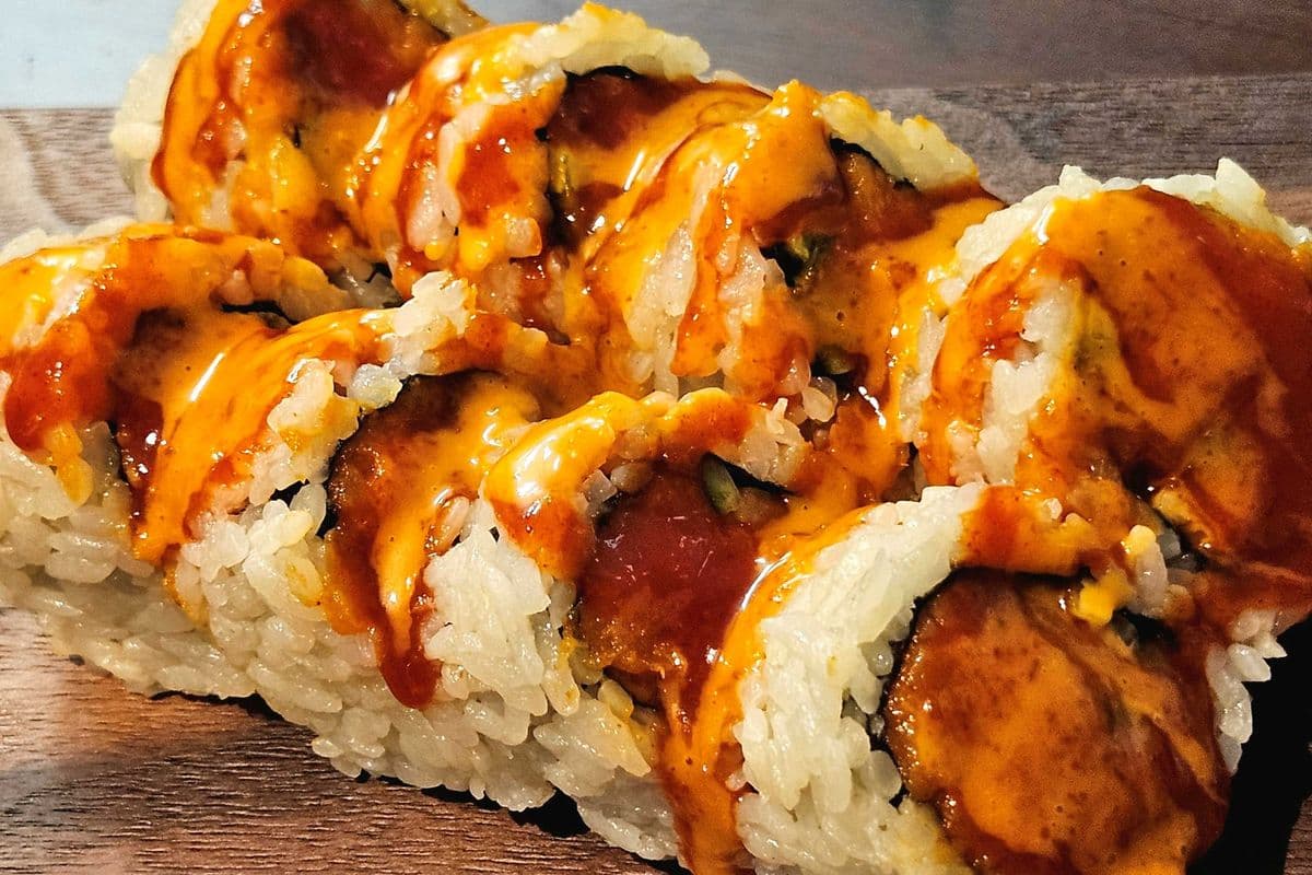 Spicy Tuna Roll (8pcs)