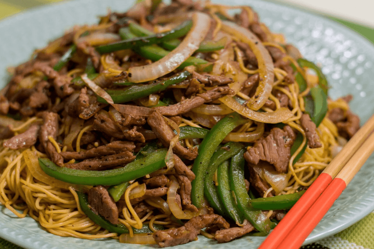 7. Beef Strips in Black Pepper Sauce Chow Mein