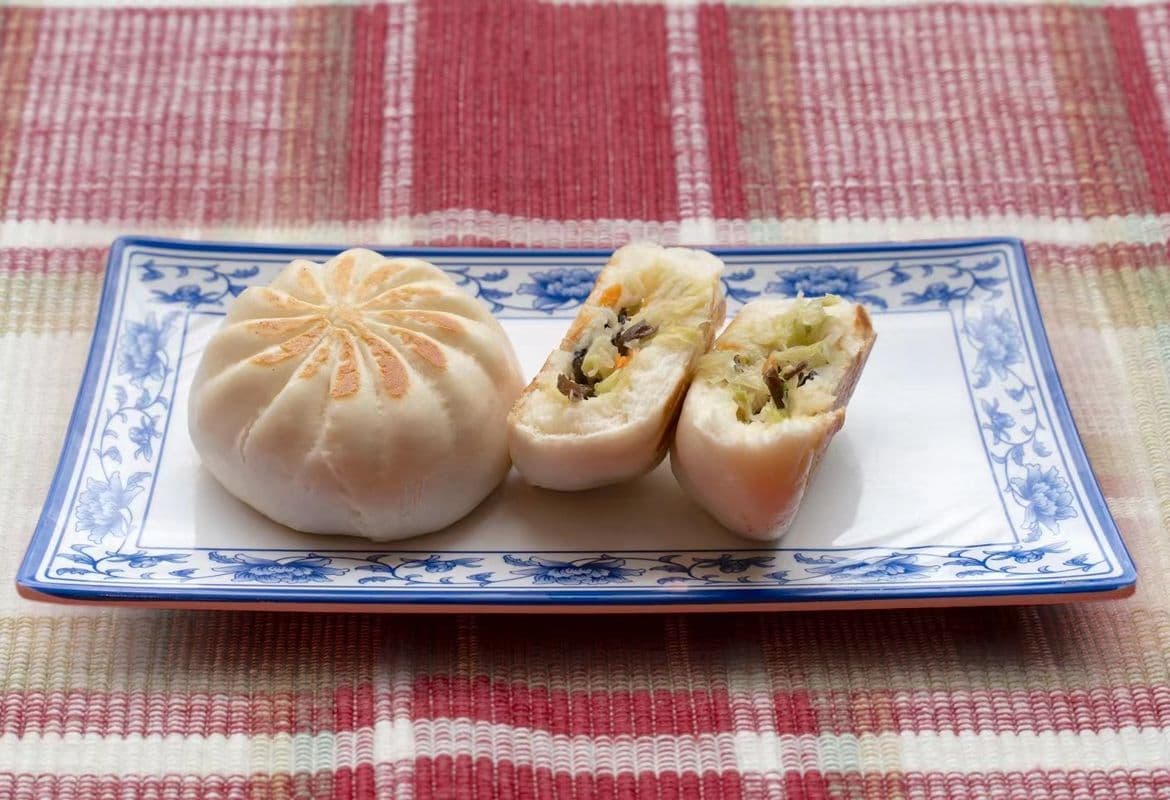 Steamed Veggie Buns (2 large) / 素菜包子 -C20