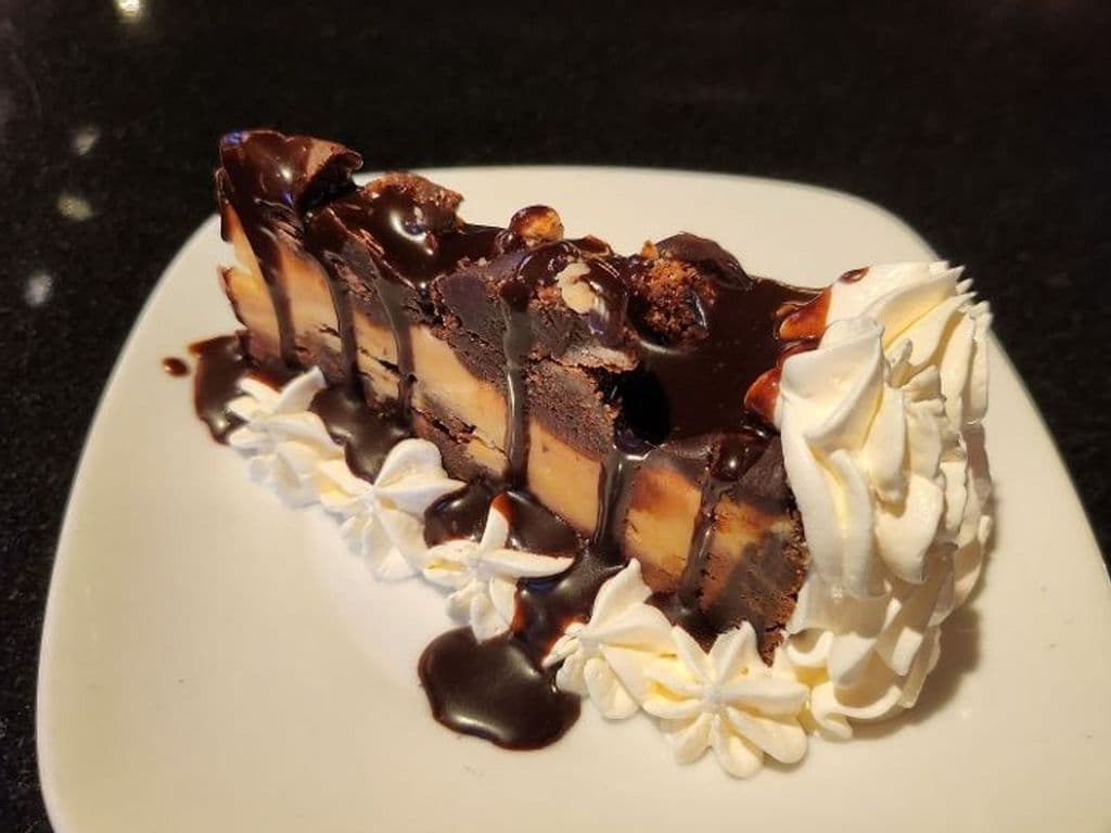 PEANUT BUTTER CHEESECAKE (GF)