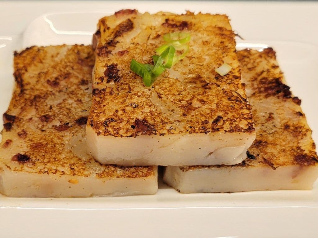 FR8 Pan Fried Turnip Cakes 香煎臘味蘿蔔糕