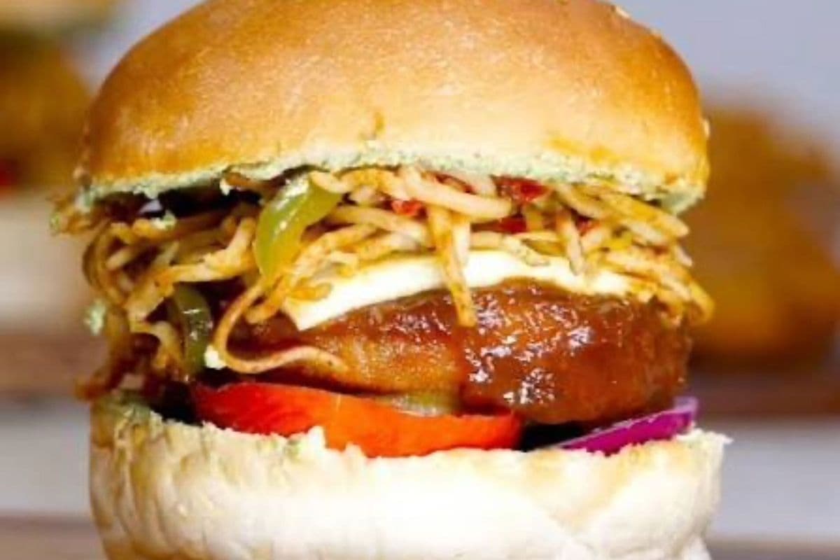 Allo Tikki Burger with Noodles