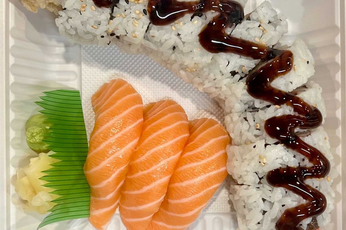 DS2. Dynamite roll 9pcs & Salmon sushi 3pcs