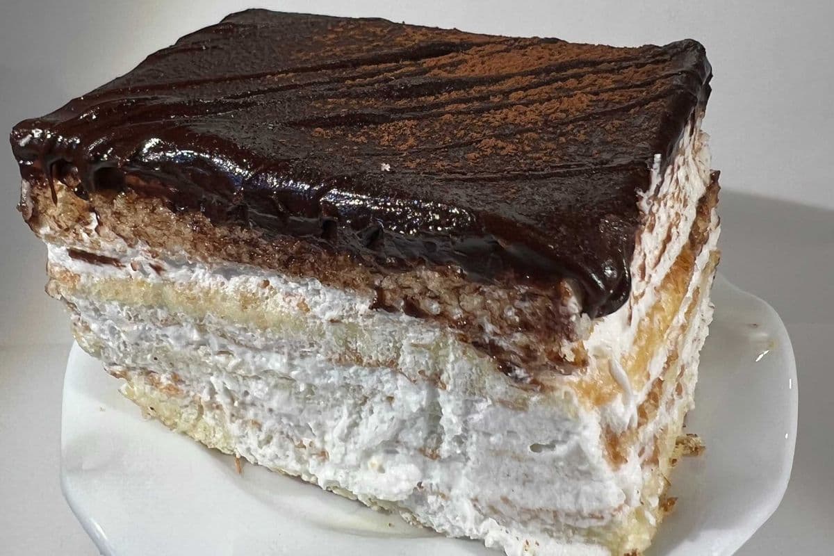 Vanilla Chocolate Mini Square Cake (One Piece)