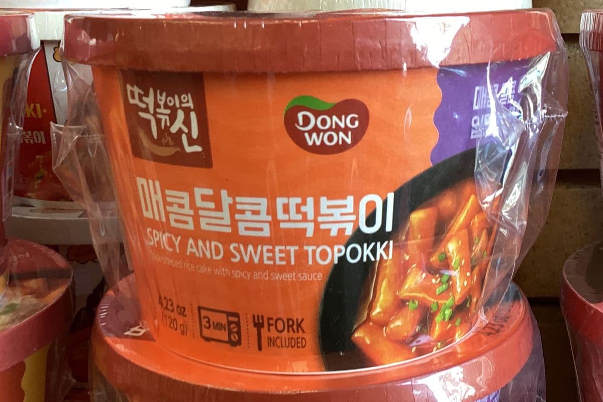 DONGWON Spicy And Sweet Topokki