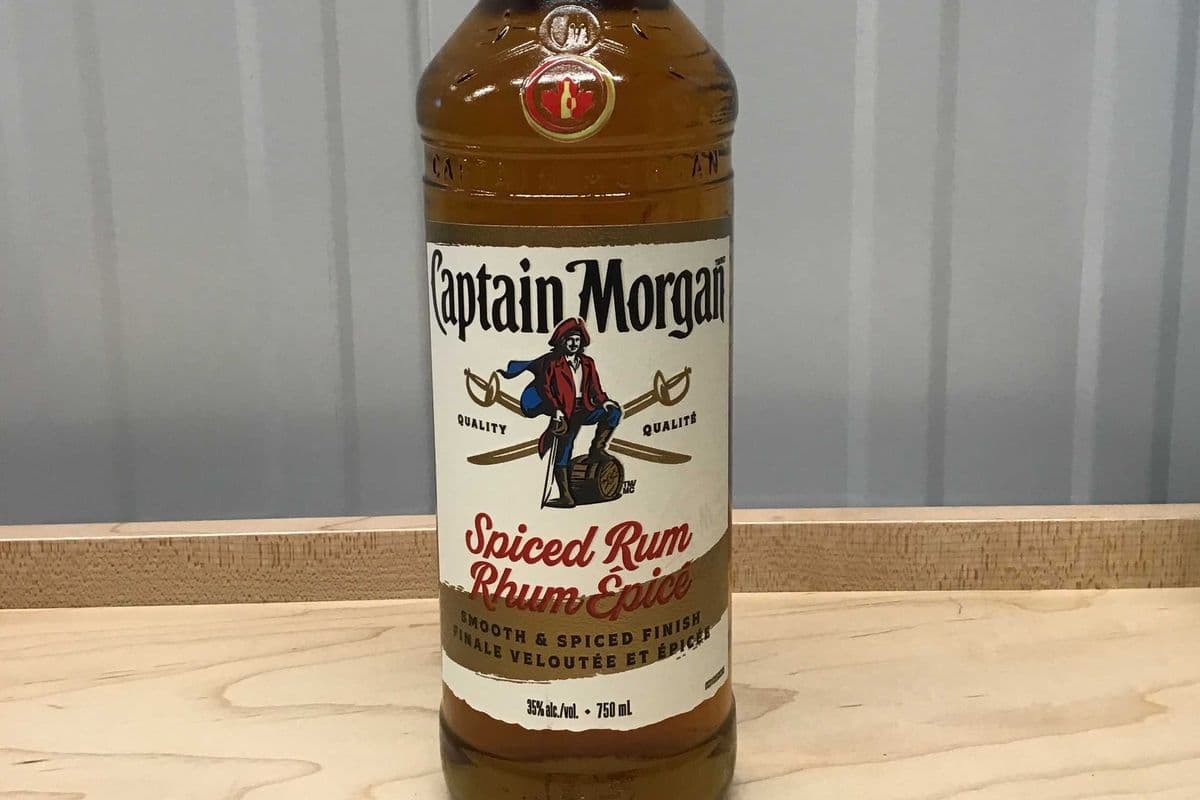 Captain Morgan 100 Spiced Rum (1 x 750 ml)