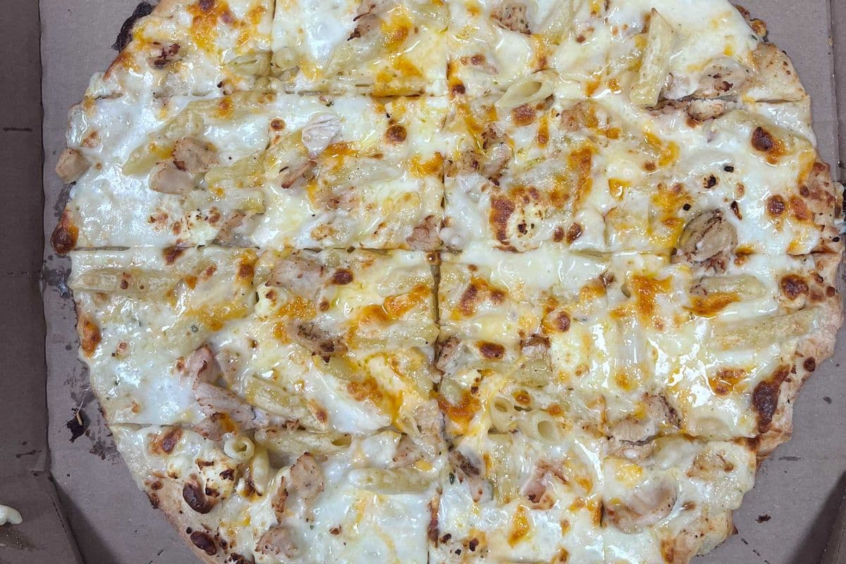 14" Large Alfredo Chicken Pizza