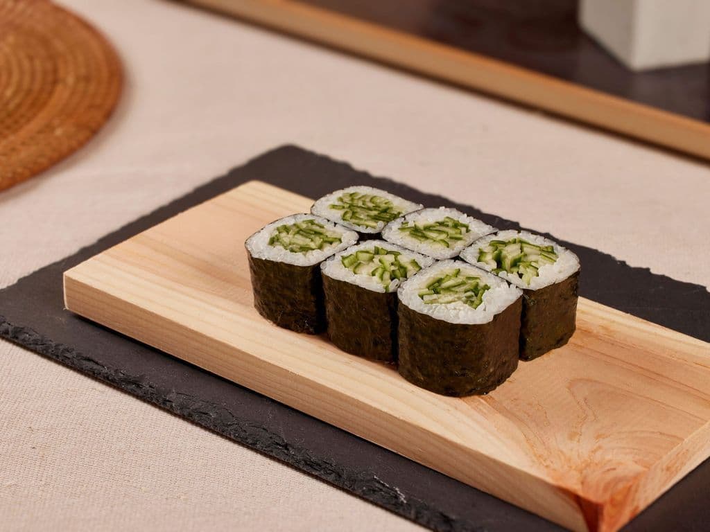 Cucumber Roll (8pcs)