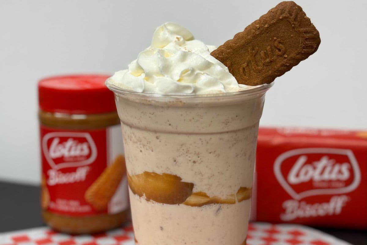Lotus Biscoff Milkshake (20 oz)