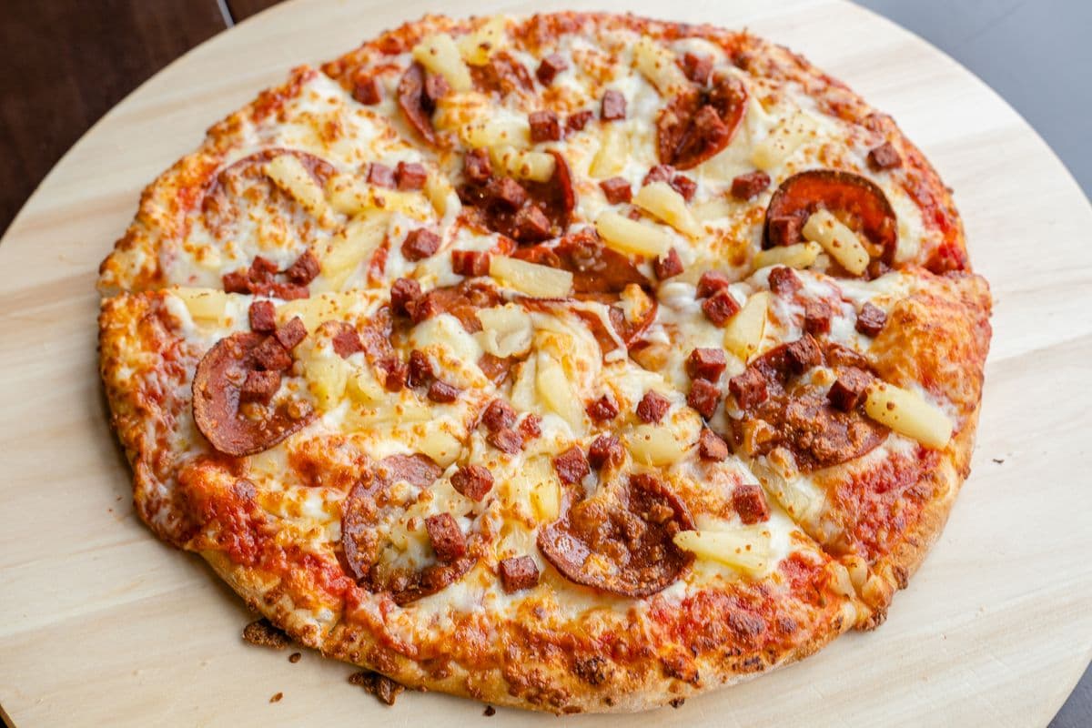 Large Hawaiian Pizza