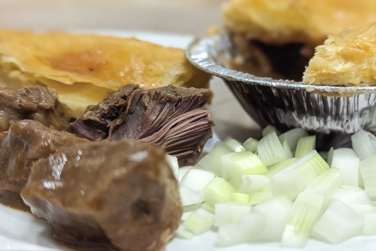 Steak & Onion Pie (225g)