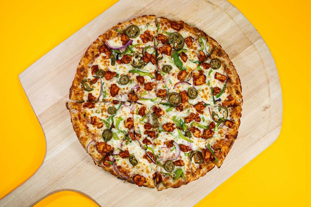 12" Medium Hometown Tandoori Chicken