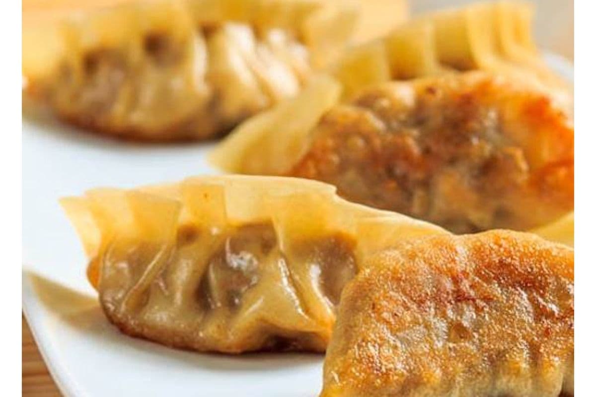 Pan-Fried Dumplings (10 pcs)