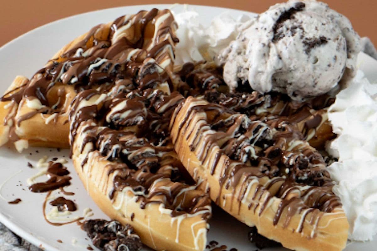 Oreos N' Cream WAFFLE SUNDAE