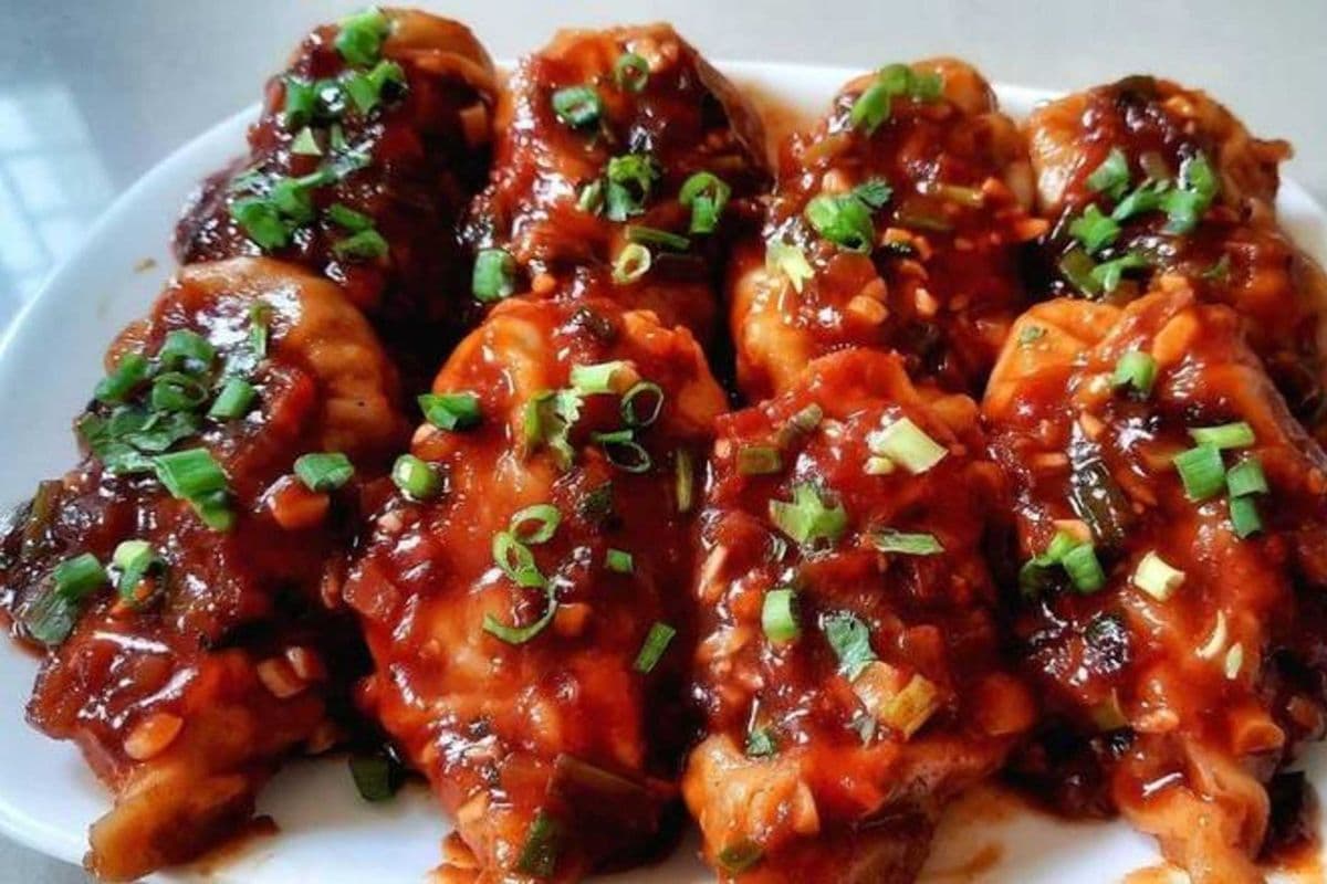 Chillli Garlic Momo's Chicken