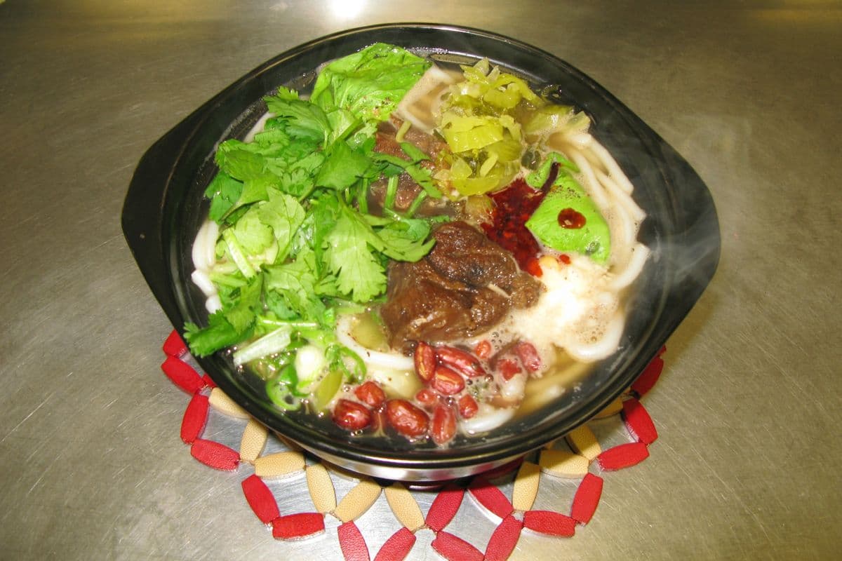 21. Pork Ribs Noodle Soup 排骨面